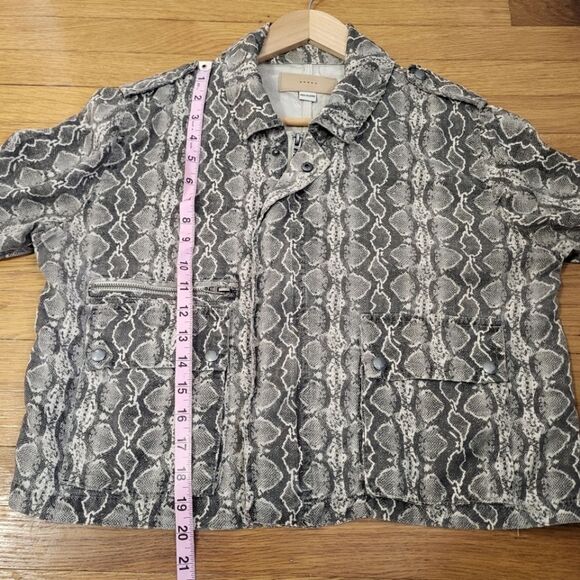 Blank NYC Lightweight Snake Moto Crop Lyocell Jacket Size Small - Picture 8 of 8